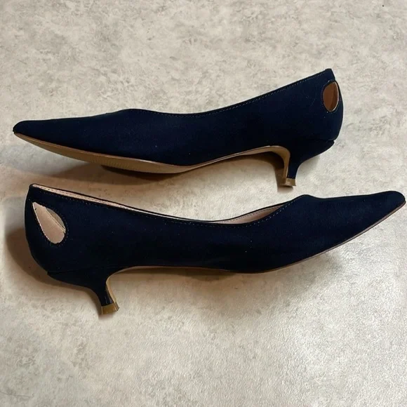 Journee Collection woman’s navy blue micro suede heels. Size 7.5. - Picture 11 of 11